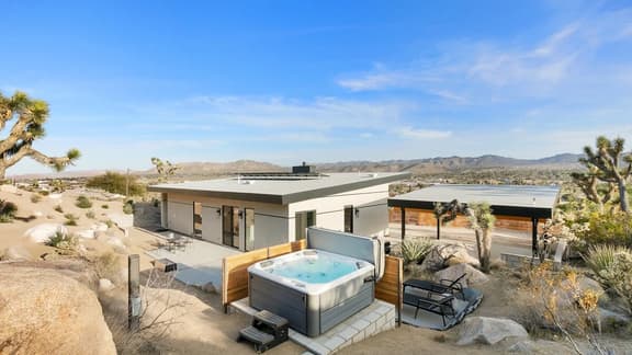 Desert Ridge - Hot Tub, Fire Pit, Outdoor Shower! - Image 1