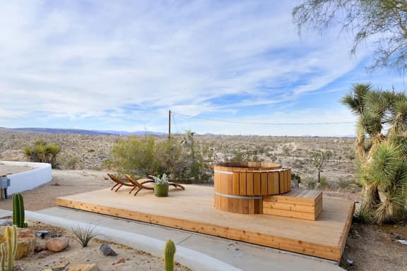 TerraCasa-Hot Tub, Fire Pit,Outdoor Shower &Views! - Image 1